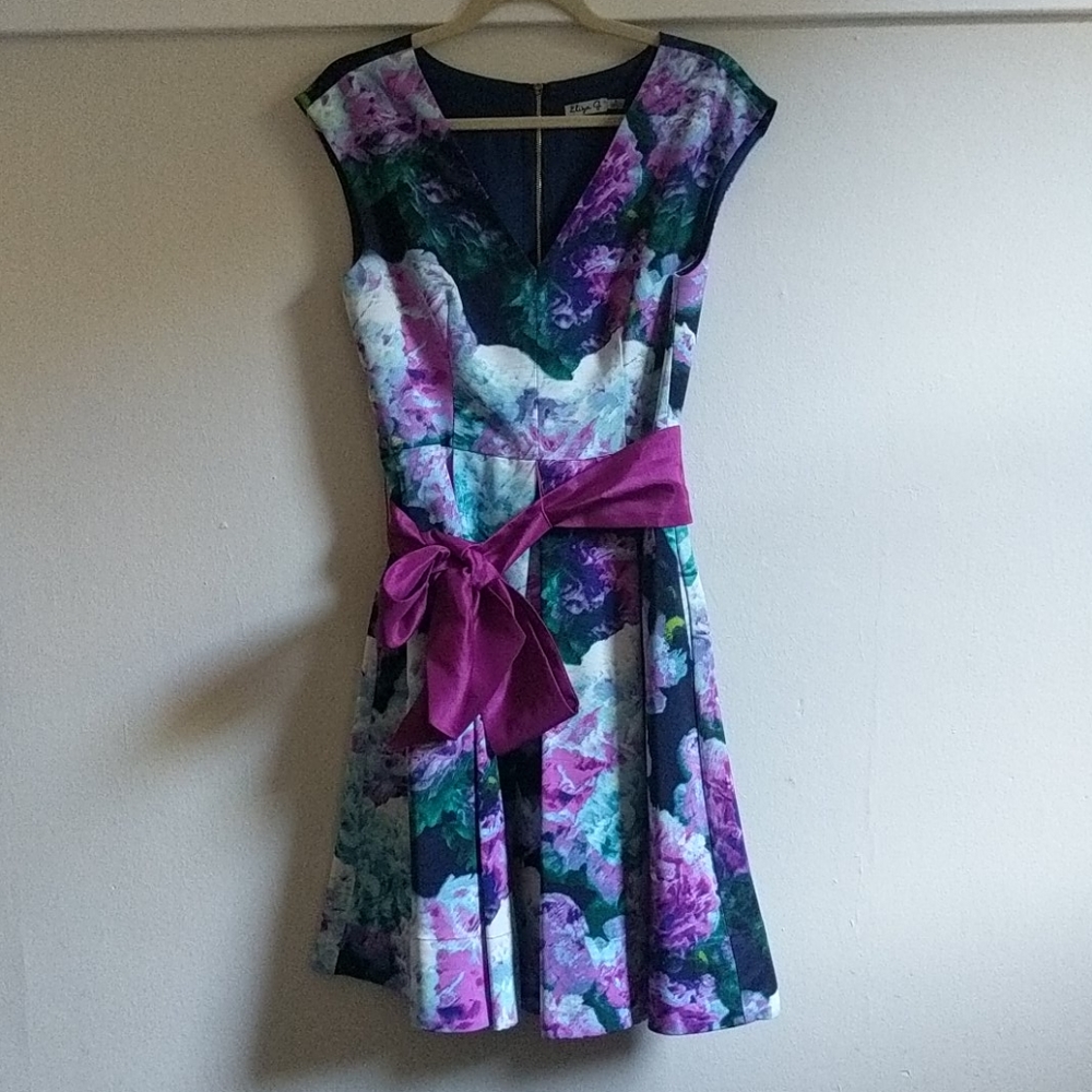 Eliza J floral dress with a sash sz 8